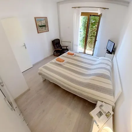 Apartamento Quiet Garden In Umag
