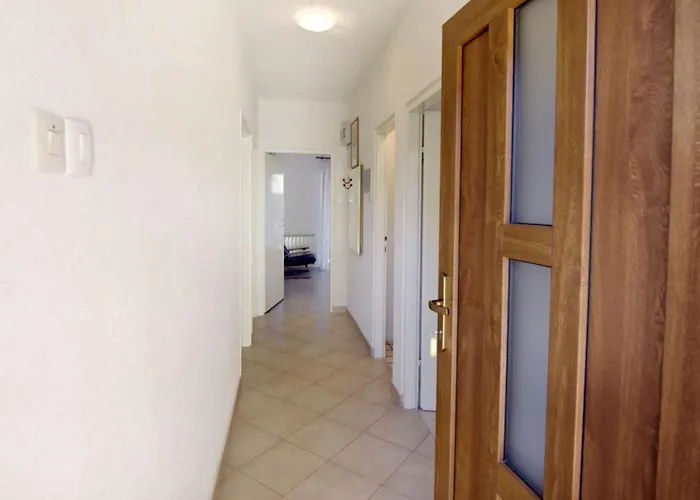 Quiet Garden In Apartamento Umag