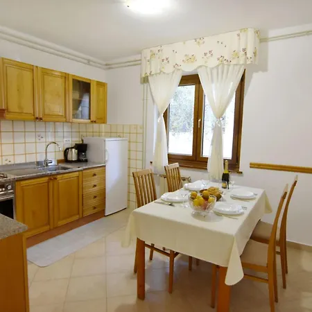 Quiet Garden In * Умаг